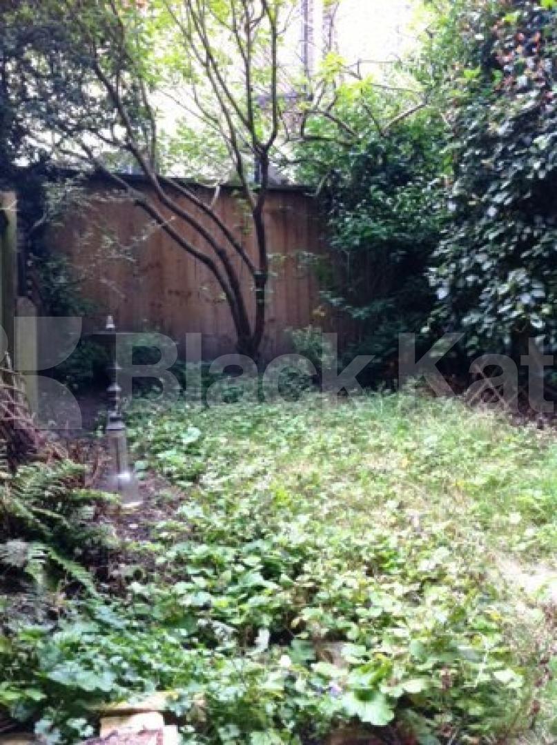 			3 Bedroom, 1 bath, 1 reception Flat			 Tottenham Lane, CROUCH END